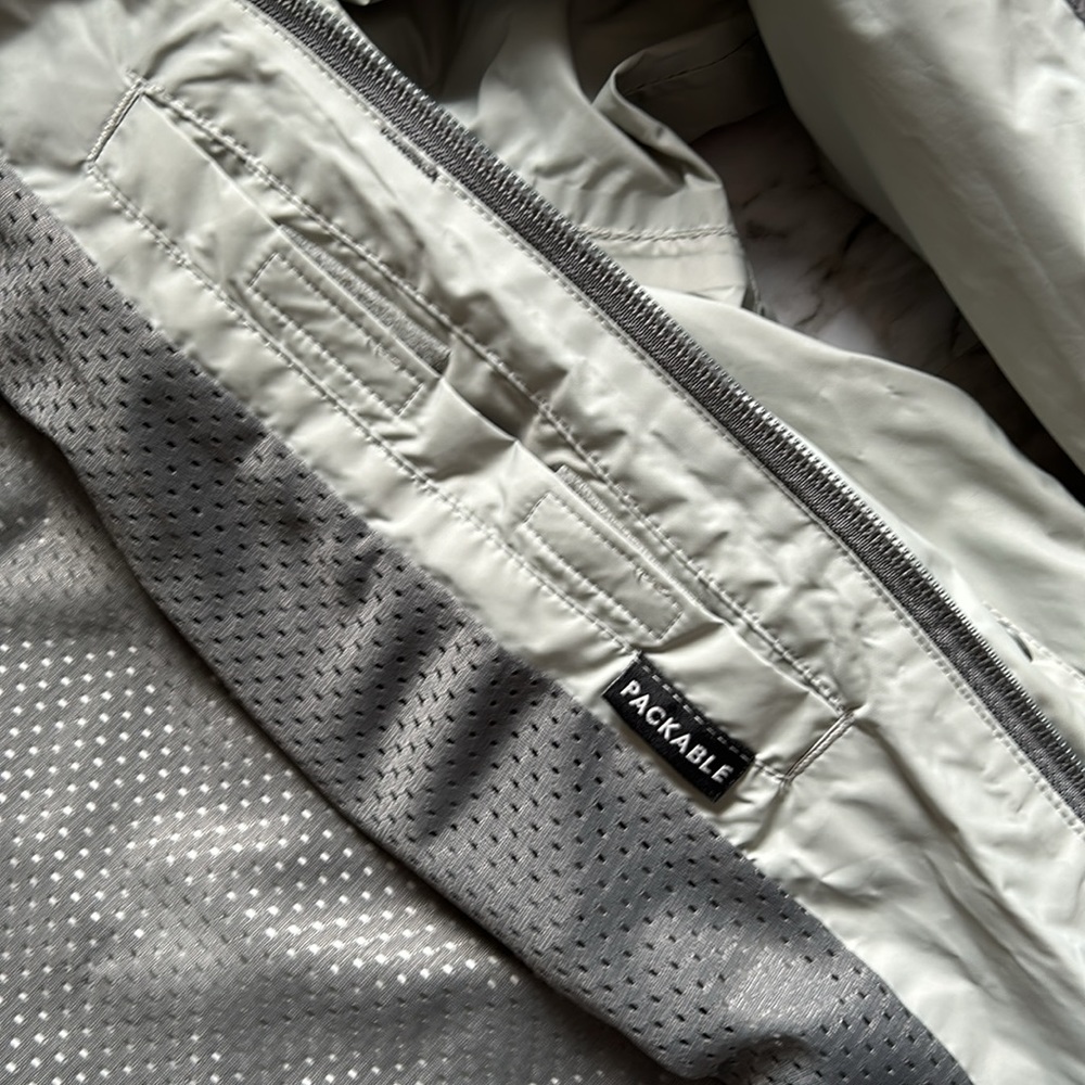 Columbia Jacket size small - Picture 10 of 15